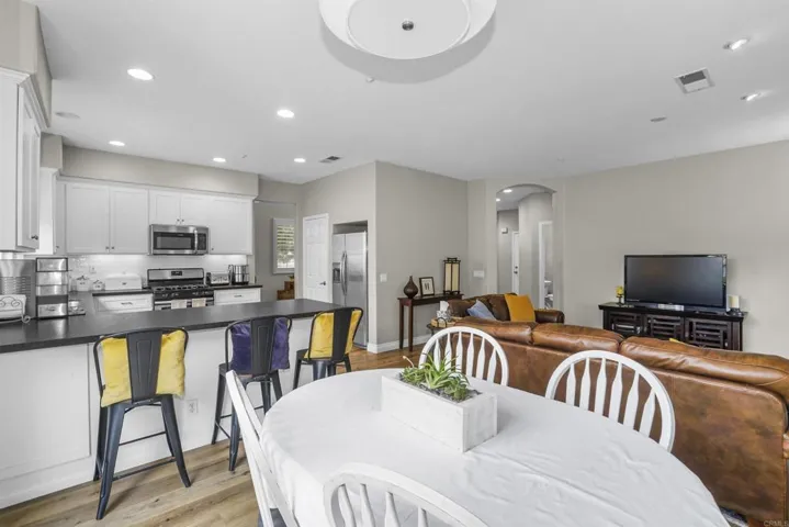 891 Via Allegra, Vista, California 92081