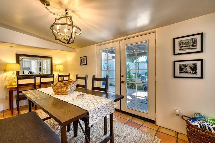 Dining Area101L