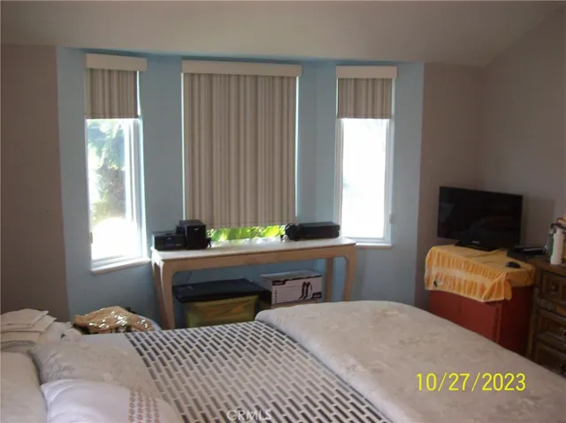 FRONT BEDROOM