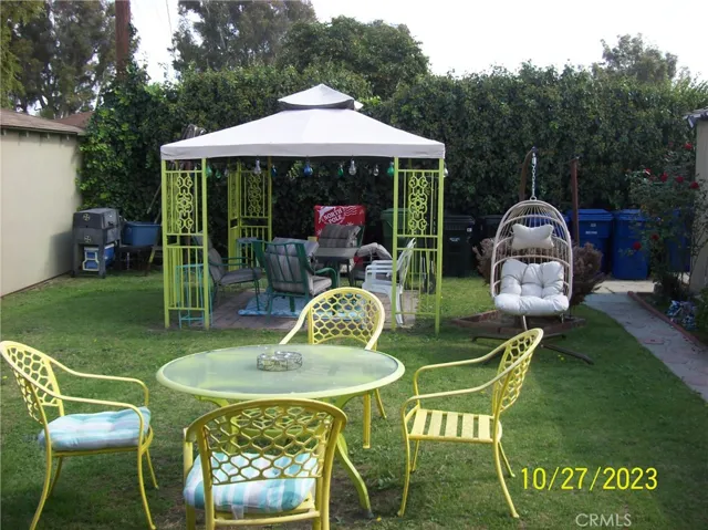 TRANQUIL REAR YARD