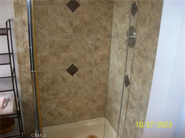 SEPARATE TILED SHOWER IN PRIMARY 
BATHROOM
