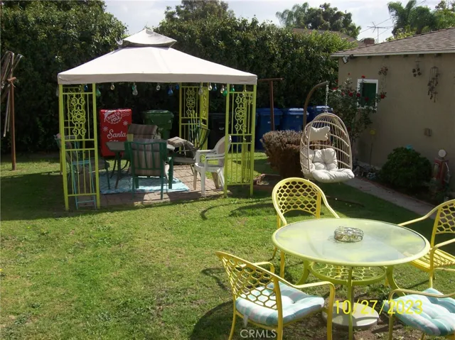 RELAXING REAR YARD