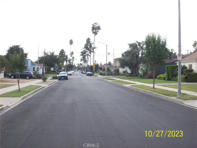 NEIGHBORHOOD STREET VIEW