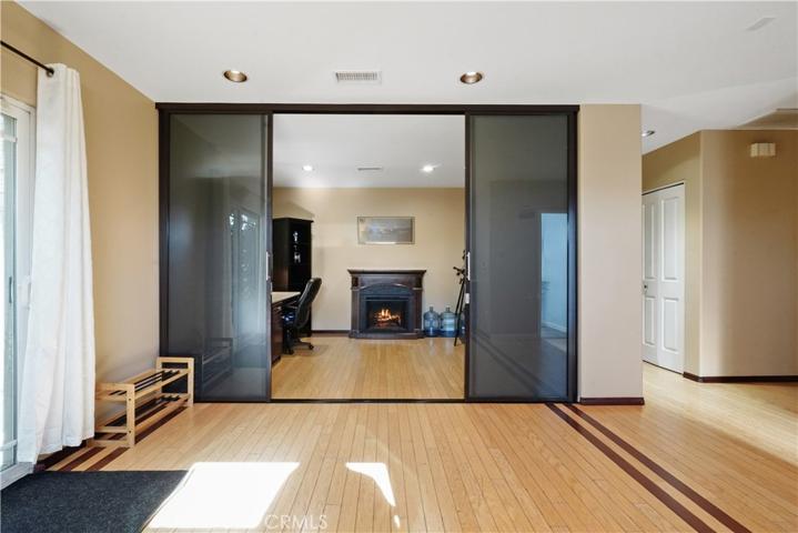 Bonus room can be made into a 5th bedroom/office