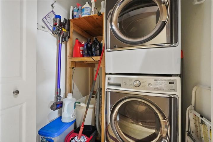 Laundry closet for stackable washer/dryer