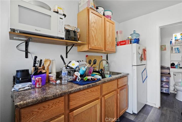 Converted garage with it's own kitchen & bathroom