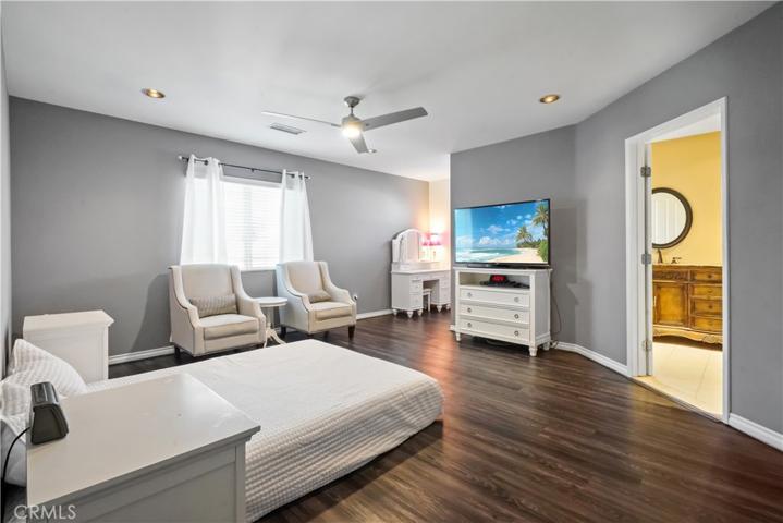 Main/Master Suite- private bathroom & 2 closets