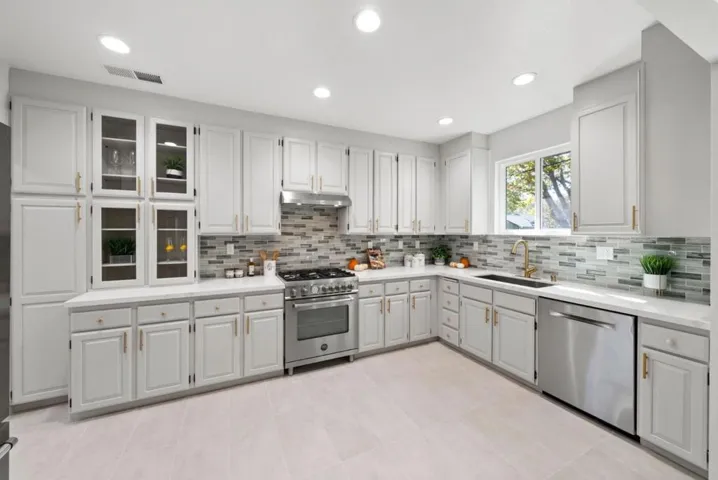 324 N Fremont Street, San Mateo, California 94401
