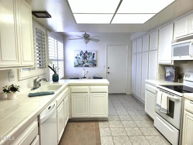 39020 Village 39 WeSellLeisureVillage (8