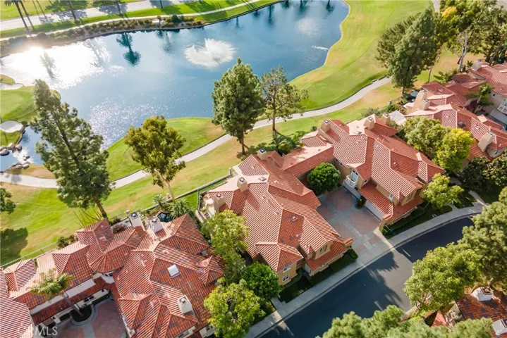 2448 Aquasanta, Tustin, California 92782