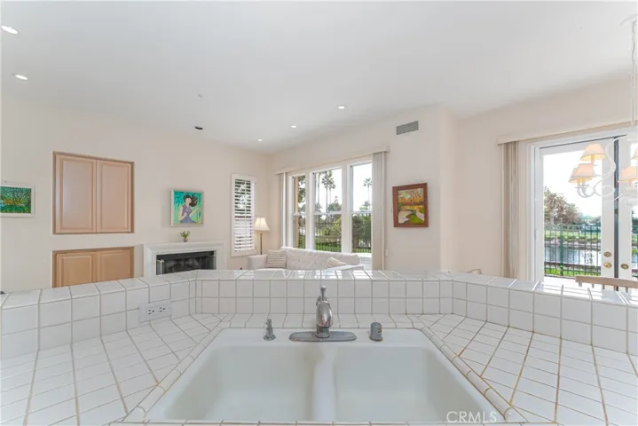 2448 Aquasanta, Tustin, California 92782