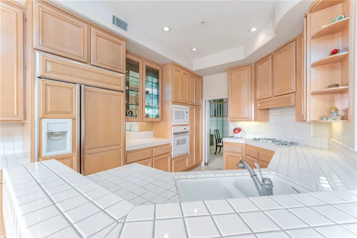 2448 Aquasanta, Tustin, California 92782