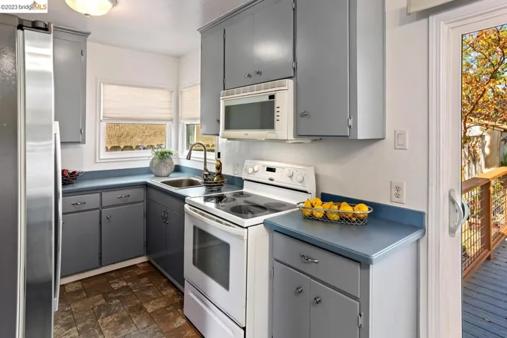 26 Lorraine Ave, Pittsburg, California 94565