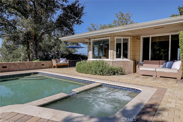 15200 Rayneta Drive, Sherman Oaks, California 91403