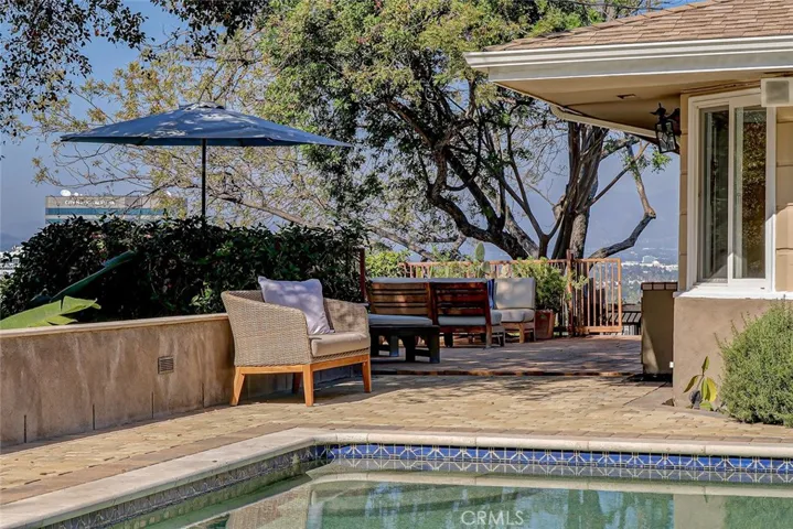 15200 Rayneta Drive, Sherman Oaks, California 91403