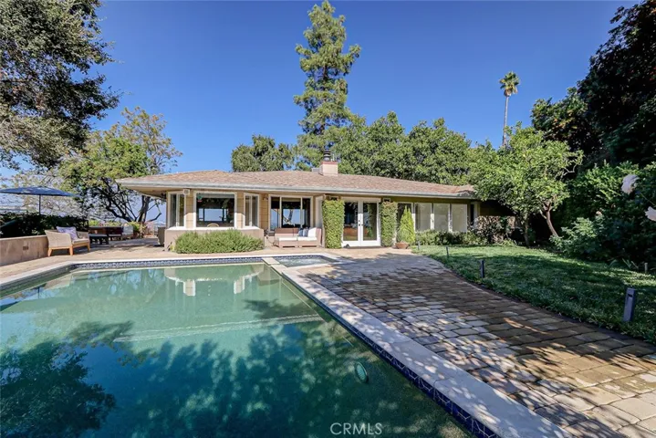 15200 Rayneta Drive, Sherman Oaks, California 91403