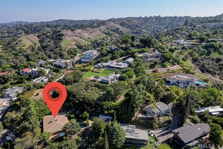 15200 Rayneta Drive, Sherman Oaks, California 91403