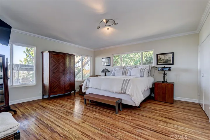 15200 Rayneta Drive, Sherman Oaks, California 91403