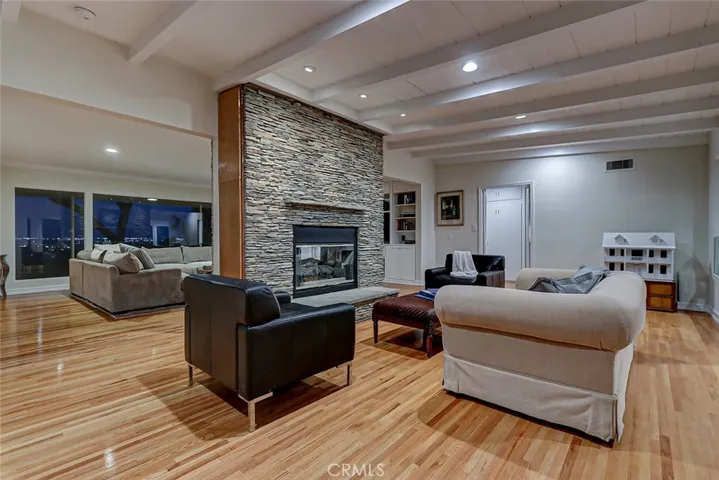 15200 Rayneta Drive, Sherman Oaks, California 91403
