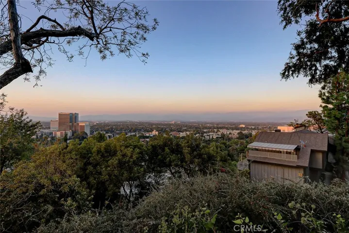 15200 Rayneta Drive, Sherman Oaks, California 91403