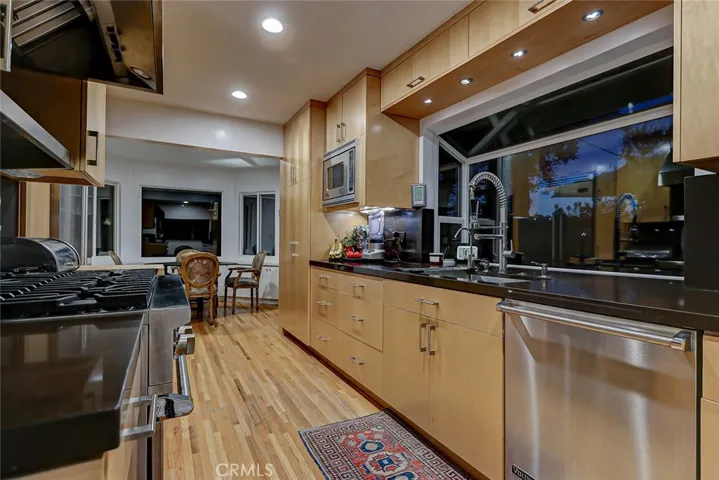 15200 Rayneta Drive, Sherman Oaks, California 91403