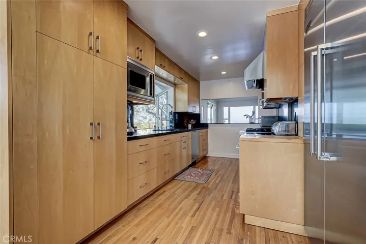 15200 Rayneta Drive, Sherman Oaks, California 91403