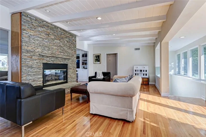 15200 Rayneta Drive, Sherman Oaks, California 91403
