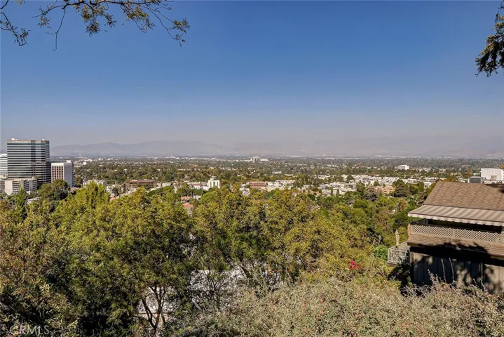 15200 Rayneta Drive, Sherman Oaks, California 91403