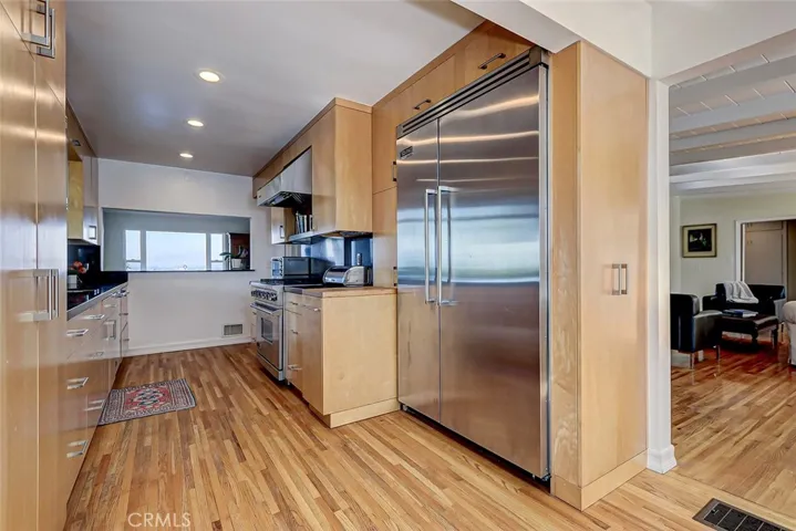 15200 Rayneta Drive, Sherman Oaks, California 91403