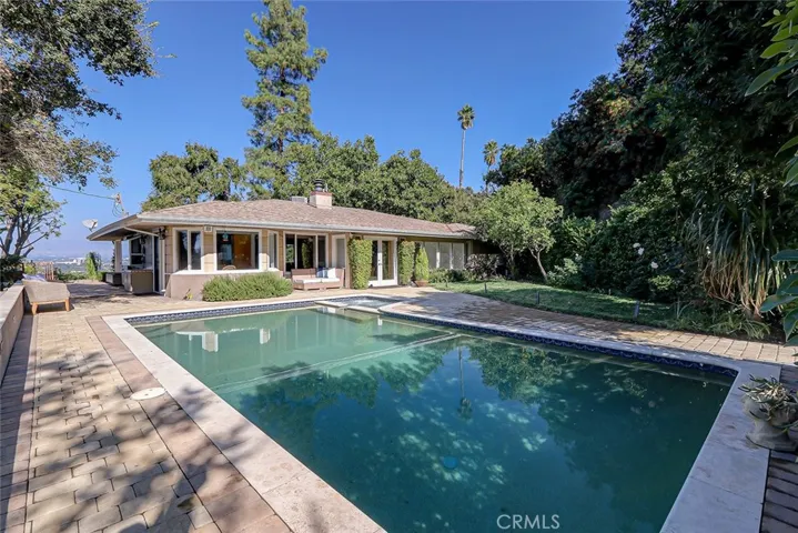 15200 Rayneta Drive, Sherman Oaks, California 91403