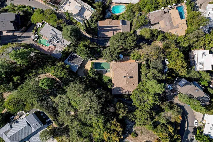15200 Rayneta Drive, Sherman Oaks, California 91403