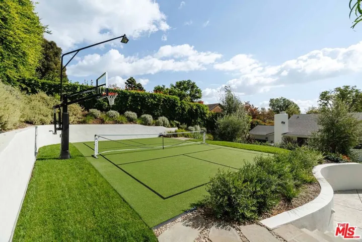 841 Muskingum Avenue, Pacific Palisades, California 90272