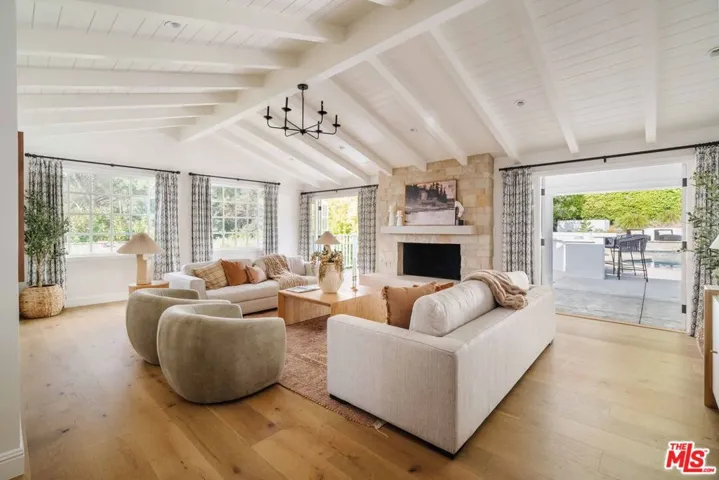 841 Muskingum Avenue, Pacific Palisades, California 90272