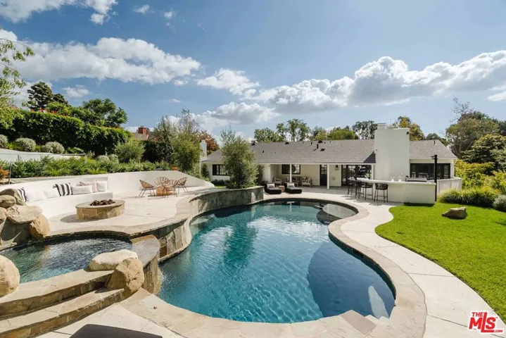 841 Muskingum Avenue, Pacific Palisades, California 90272