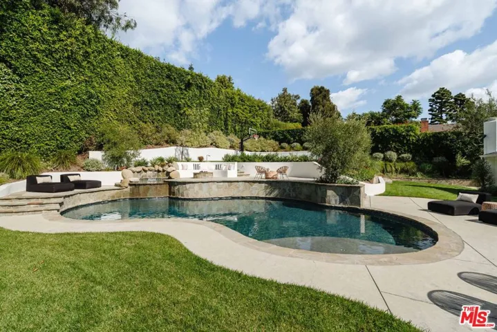 841 Muskingum Avenue, Pacific Palisades, California 90272
