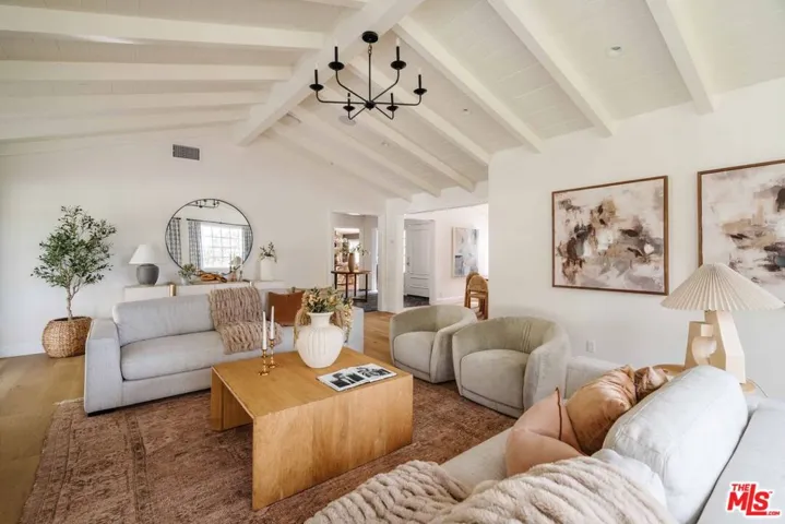 841 Muskingum Avenue, Pacific Palisades, California 90272