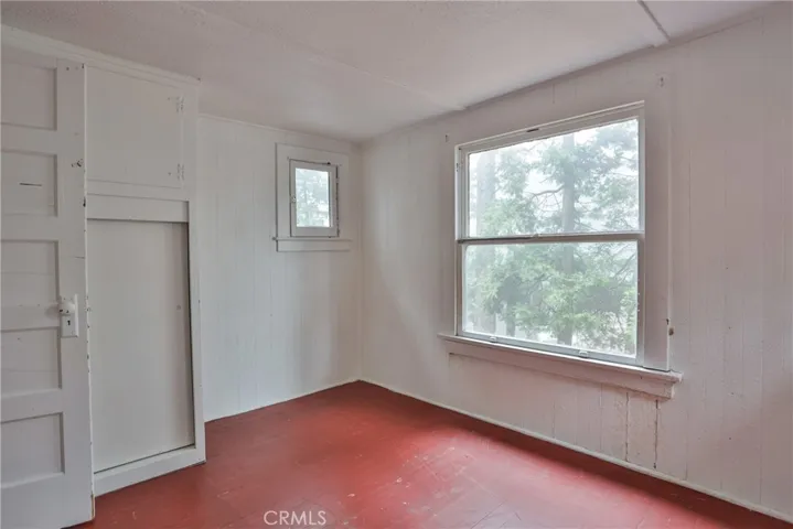 910 Fern Drive, Crestline, California 92325