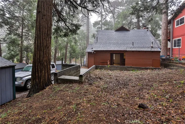 910 Fern Drive, Crestline, California 92325