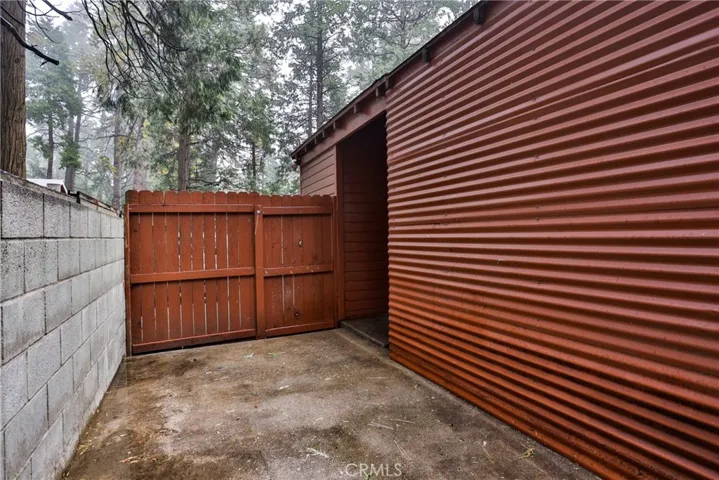910 Fern Drive, Crestline, California 92325