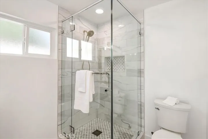 17238 Archwood Street, Lake Balboa, California 91406