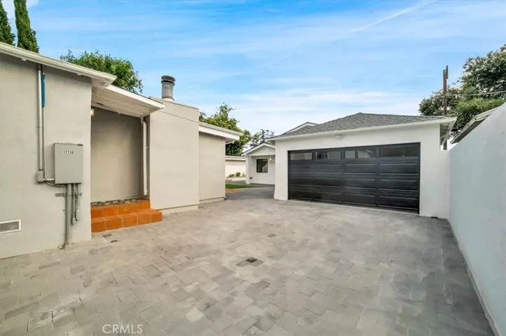 17238 Archwood Street, Lake Balboa, California 91406
