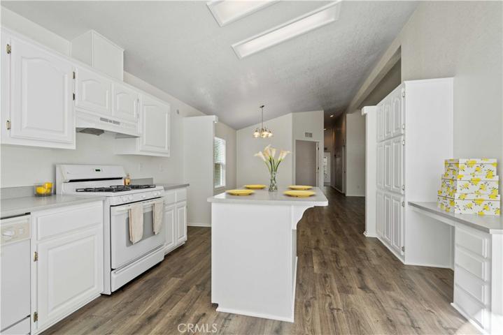 20067 Northcliff Drive, Canyon Country, California 91351