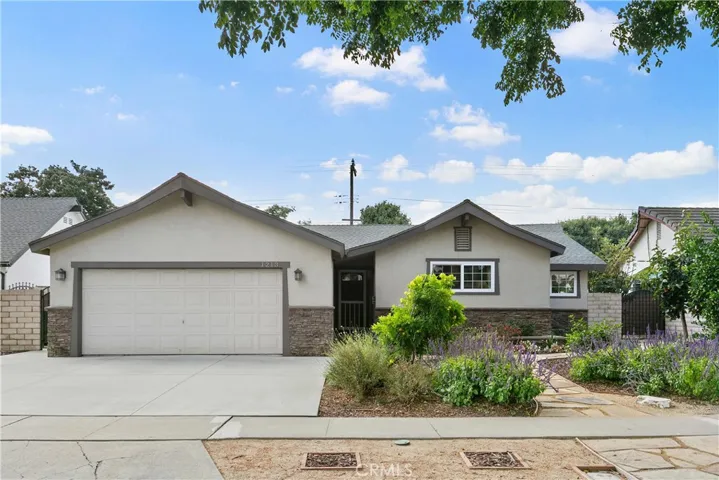 1213 Mccormack Lane, Costa Mesa, California 92626