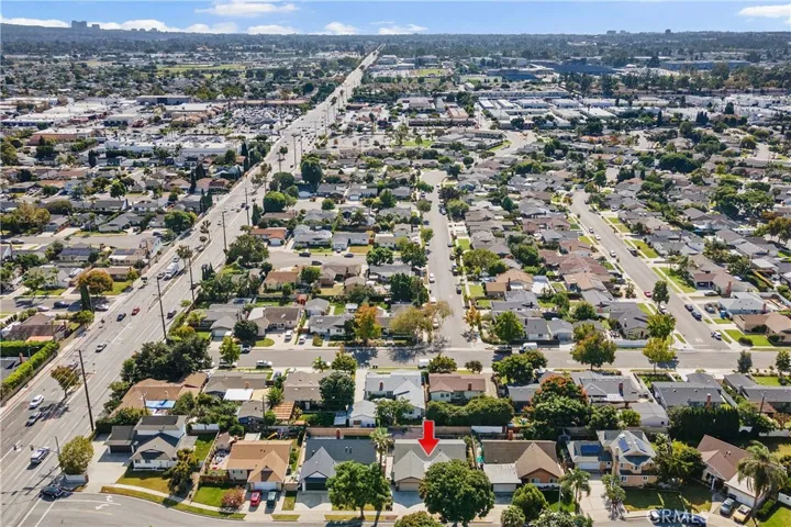 1213 Mccormack Lane, Costa Mesa, California 92626