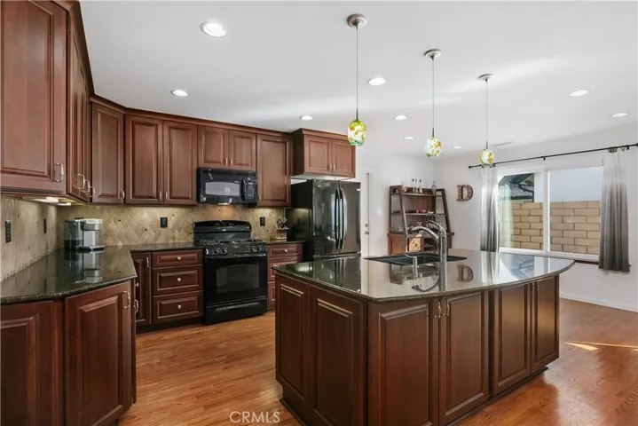 1213 Mccormack Lane, Costa Mesa, California 92626