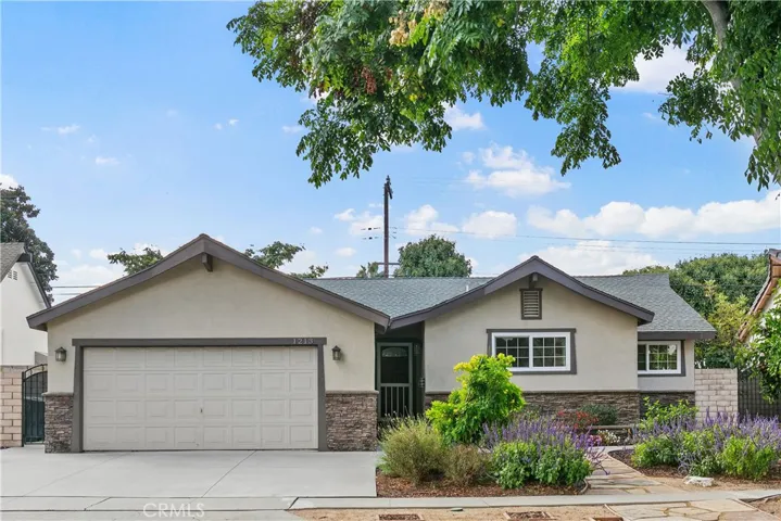 1213 Mccormack Lane, Costa Mesa, California 92626