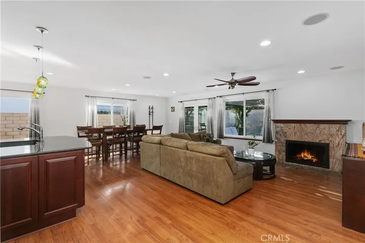 1213 Mccormack Lane, Costa Mesa, California 92626