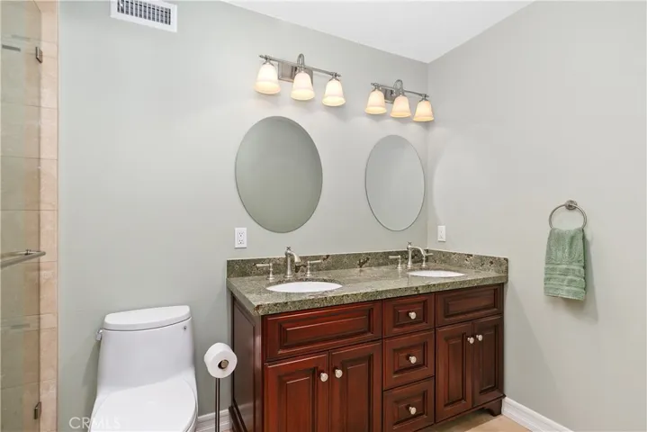 1213 Mccormack Lane, Costa Mesa, California 92626