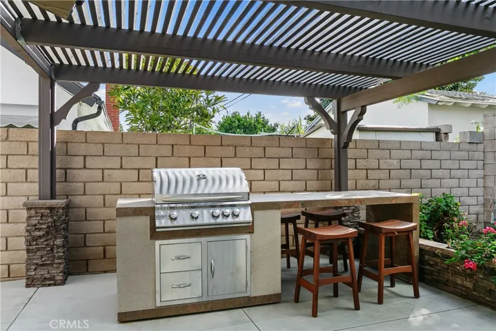 1213 Mccormack Lane, Costa Mesa, California 92626
