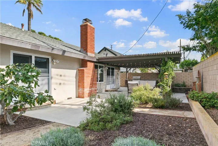 1213 Mccormack Lane, Costa Mesa, California 92626